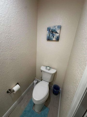 11901 NW 25th St, Plantation, FL 33323