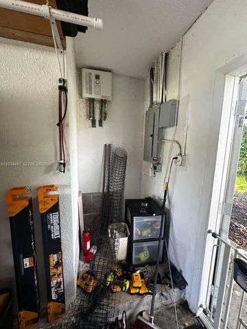 11901 NW 25th St, Plantation, FL 33323