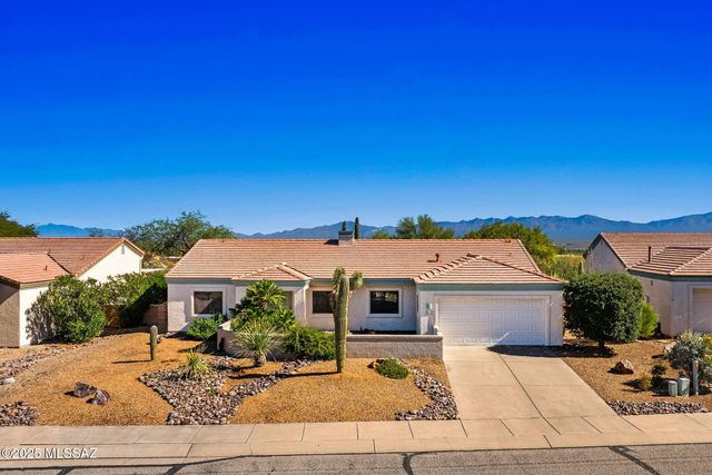 290 N Via Del Ciruelo, Green Valley, AZ 85614