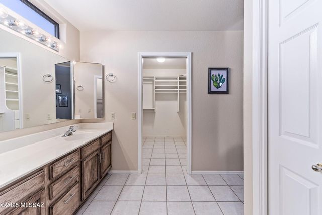 290 N Via Del Ciruelo, Green Valley, AZ 85614