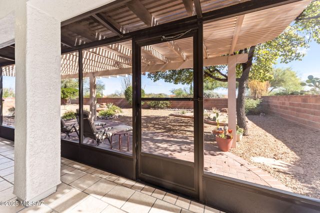 290 N Via Del Ciruelo, Green Valley, AZ 85614