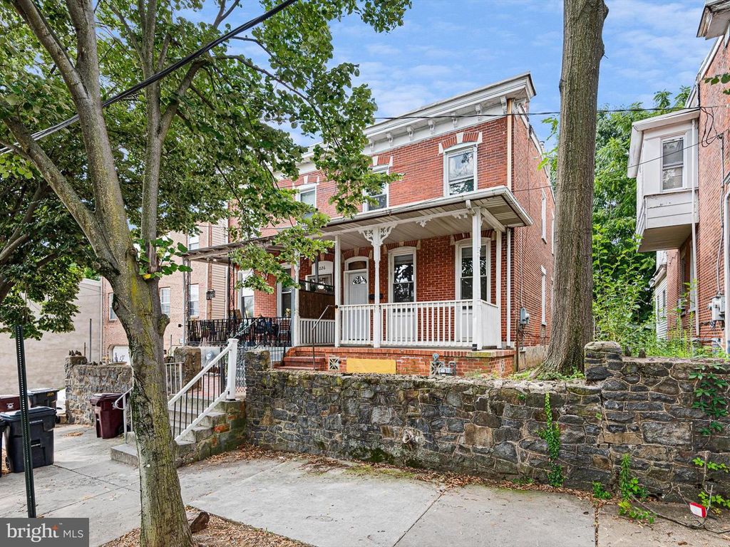 1228 LINDEN ST, Wilmington, DE 19805