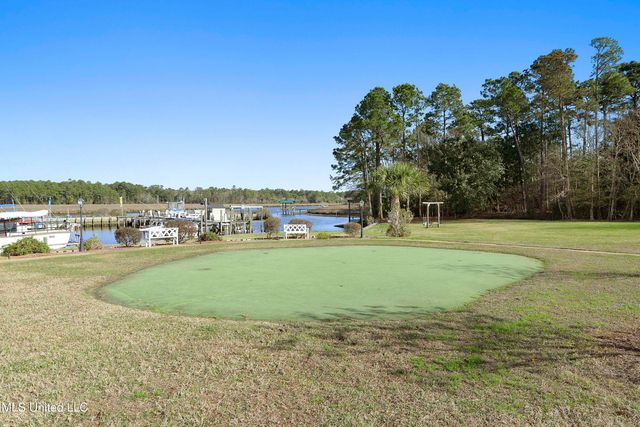 3230 Cumberland Road, 46, Ocean Springs, MS 39564