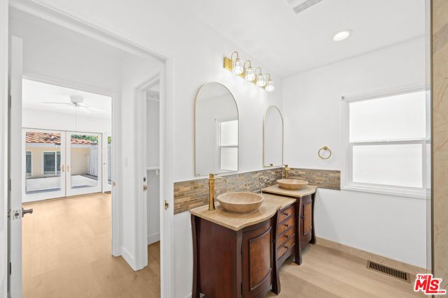 244 S Almont Drive, Beverly Hills, CA 90211