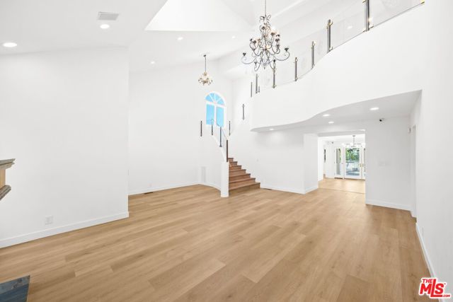 244 S Almont Drive, Beverly Hills, CA 90211