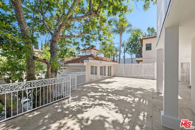 244 S Almont Drive, Beverly Hills, CA 90211