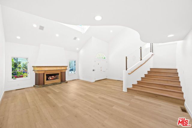 244 S Almont Drive, Beverly Hills, CA 90211