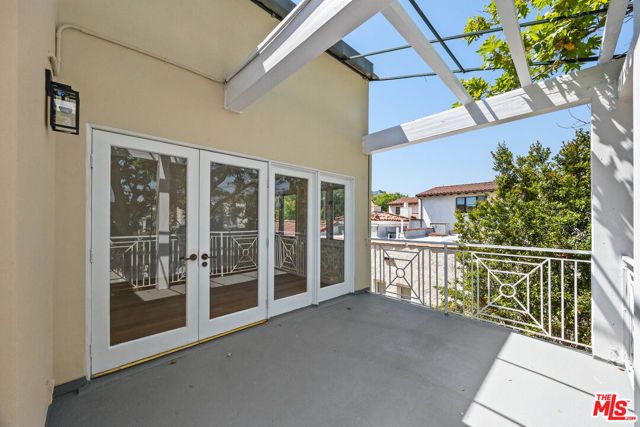 244 S Almont Drive, Beverly Hills, CA 90211