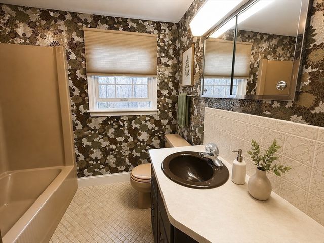 307 Glen Rd, Weston, MA 02493