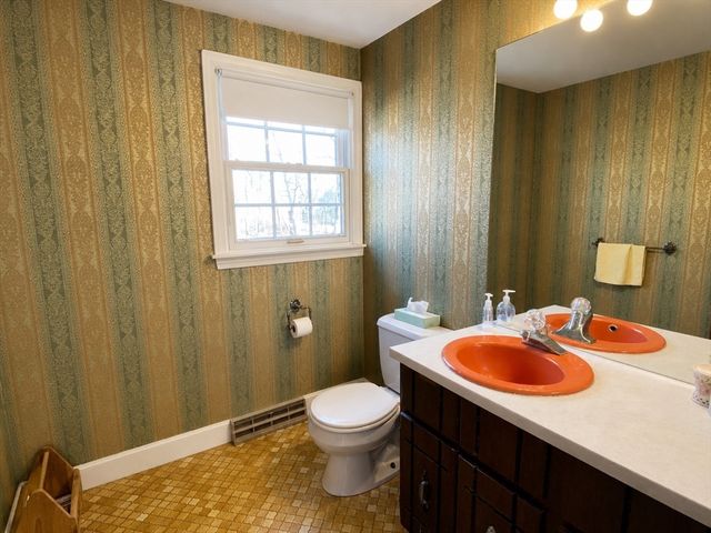 307 Glen Rd, Weston, MA 02493
