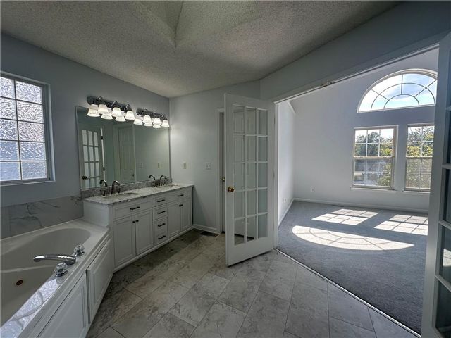 4400 Rivulet Drive, Lee's Summit, MO 64082