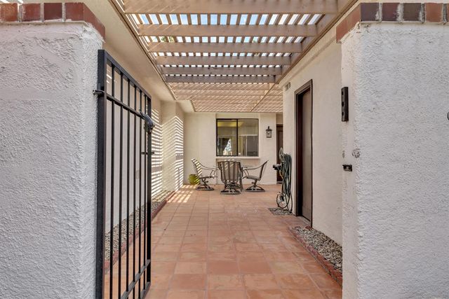 28 Calle Encinitas, Rancho Mirage, CA 92270