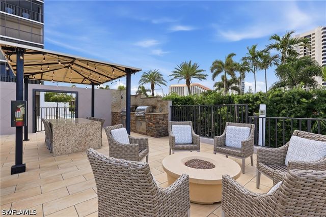 5601 Turtle Bay DR 302, Naples, FL 34108