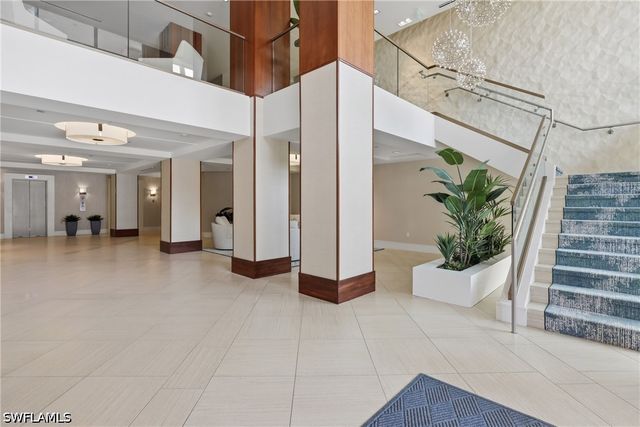 5601 Turtle Bay DR 302, Naples, FL 34108