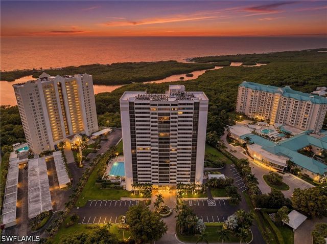 5601 Turtle Bay DR 302, Naples, FL 34108