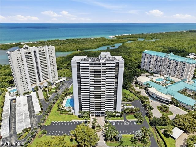 5601 Turtle Bay DR 302, Naples, FL 34108