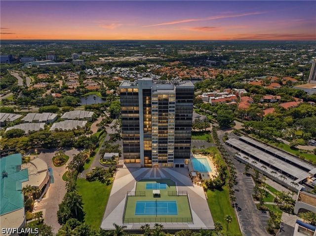 5601 Turtle Bay DR 302, Naples, FL 34108
