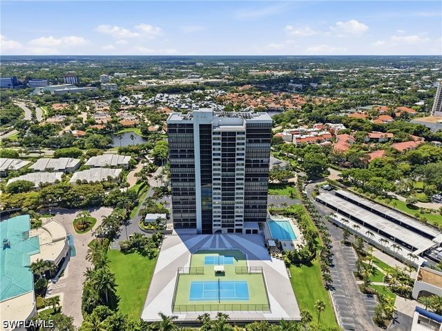 5601 Turtle Bay DR 302, Naples, FL 34108