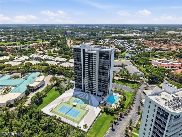 5601 Turtle Bay DR 302, Naples, FL 34108