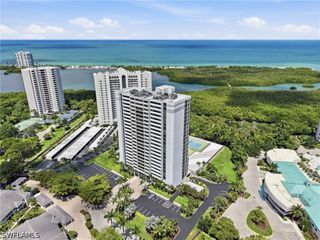 5601 Turtle Bay DR 302, Naples, FL 34108