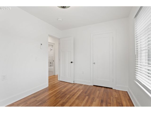 418 DEWEY St, Oregon City, OR 97045