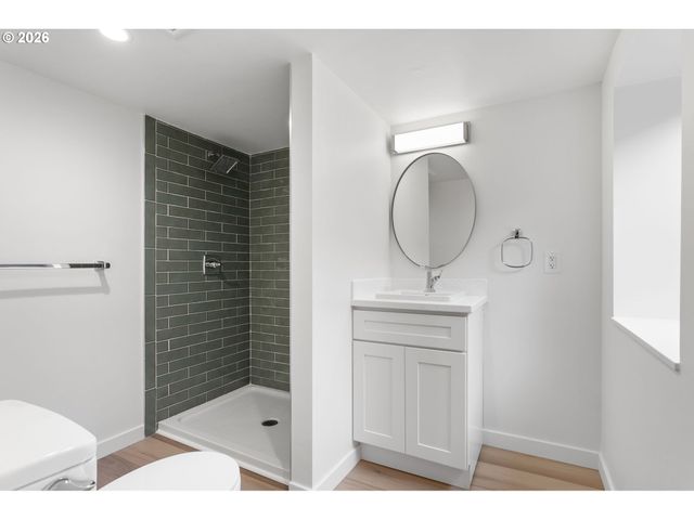 418 DEWEY St, Oregon City, OR 97045