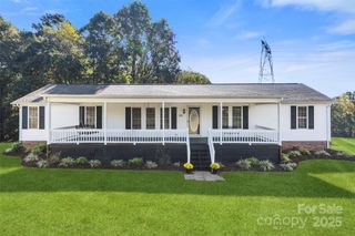 320 Huffstetler Lake Road, Dallas, NC 28034