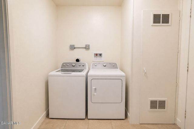 45409 Rodin Avenue, Lancaster, CA 93535