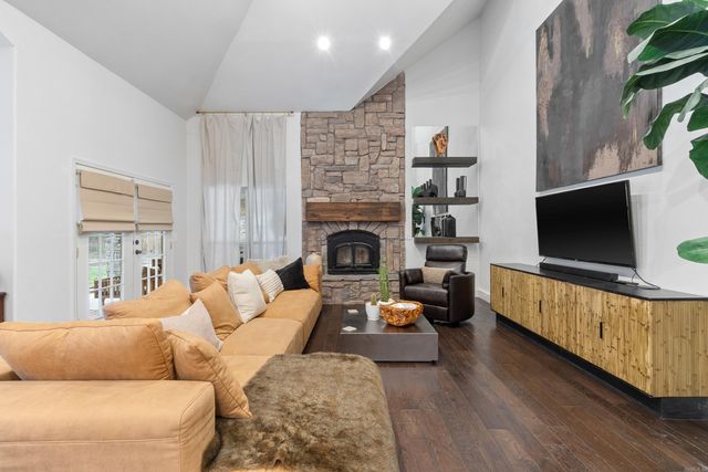 2711 Johnson Lane, Benton, AR 72019