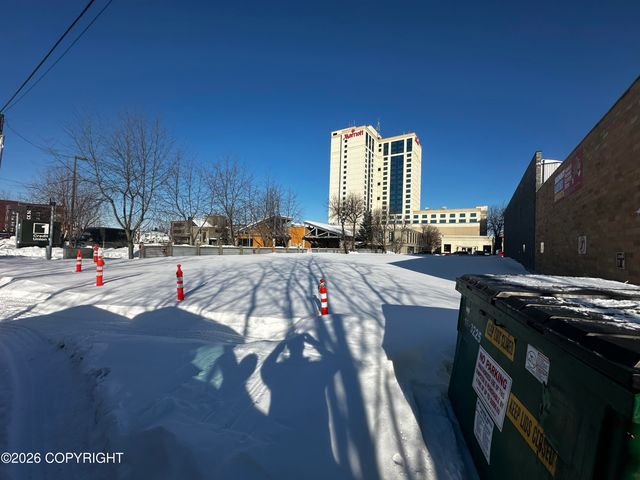 810 W 8TH Avenue, Anchorage, AK 99501