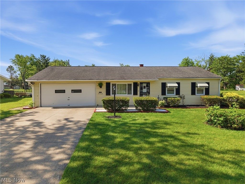 23300 Comstock Road, Bedford Heights, OH 44146