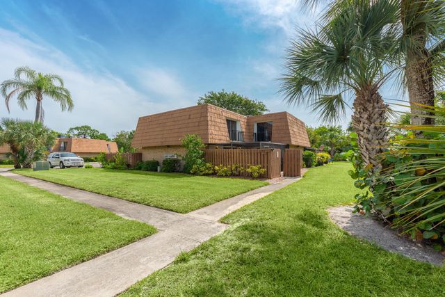 5962 SE Riverboat Drive 525, Stuart, FL 34997