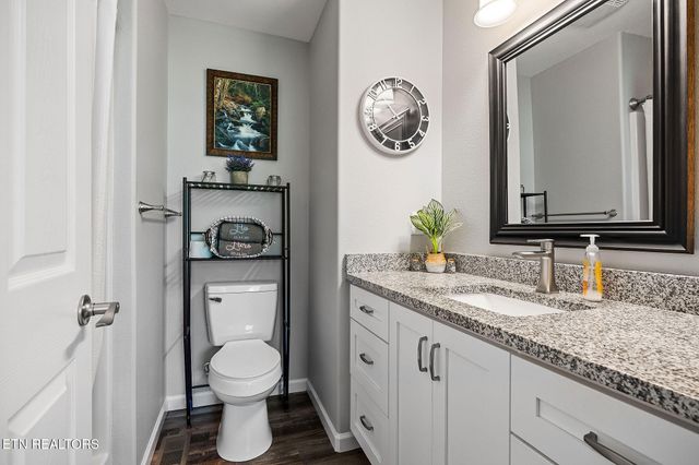 469 Ferry Bend Tr, Crossville, TN 38571