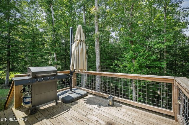 469 Ferry Bend Tr, Crossville, TN 38571