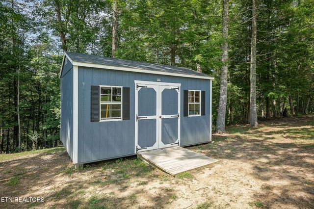 469 Ferry Bend Tr, Crossville, TN 38571