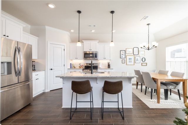 1105 Winifred Avenue, Lowell, AR 72745