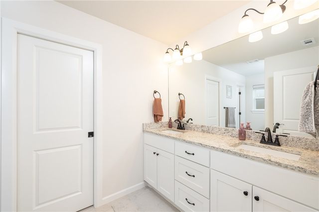 1105 Winifred Avenue, Lowell, AR 72745