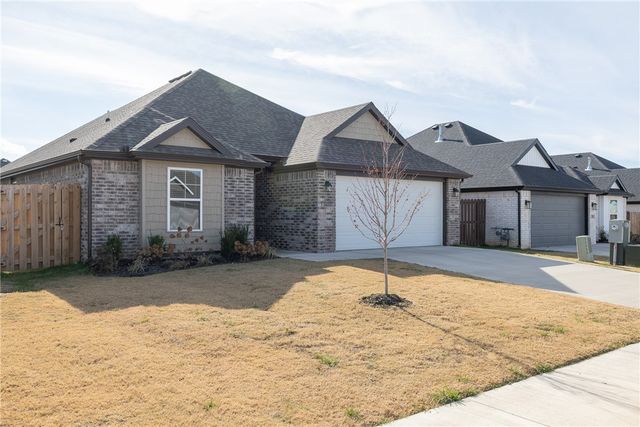 1105 Winifred Avenue, Lowell, AR 72745