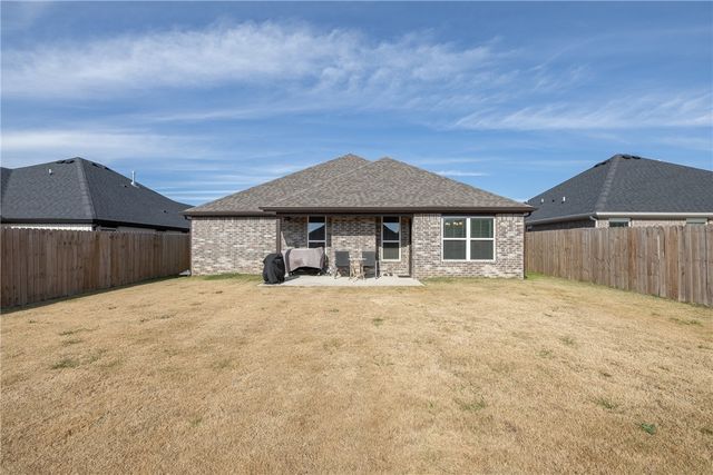 1105 Winifred Avenue, Lowell, AR 72745