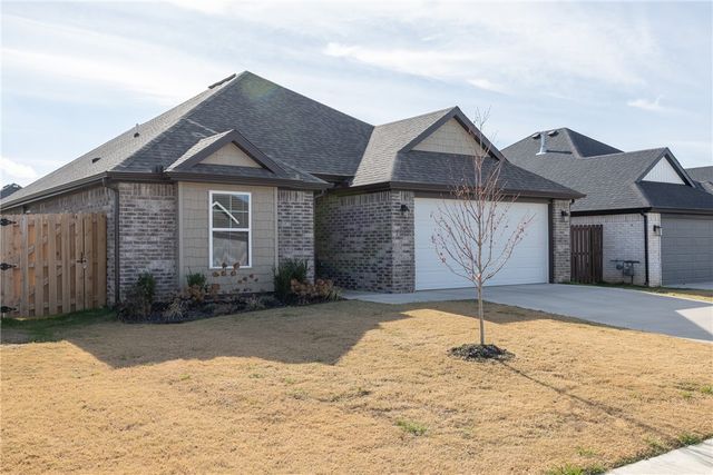 1105 Winifred Avenue, Lowell, AR 72745