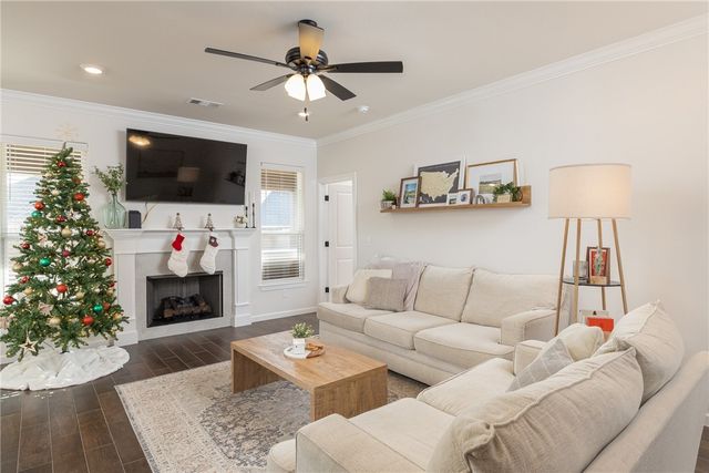 1105 Winifred Avenue, Lowell, AR 72745