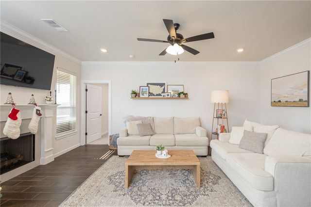 1105 Winifred Avenue, Lowell, AR 72745