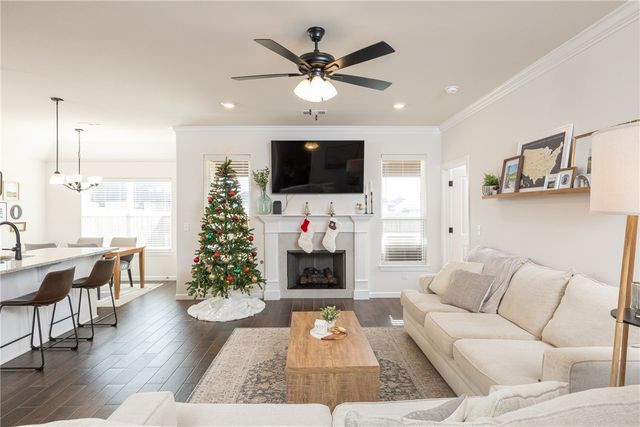 1105 Winifred Avenue, Lowell, AR 72745