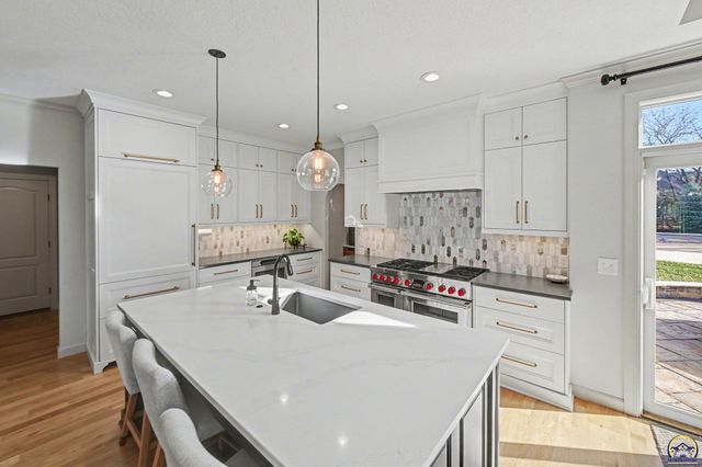 5739 SW 44th Ct, Topeka, KS 66610