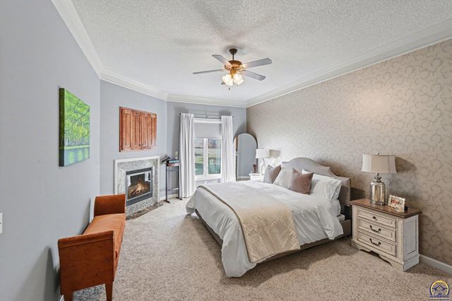 5739 SW 44th Ct, Topeka, KS 66610