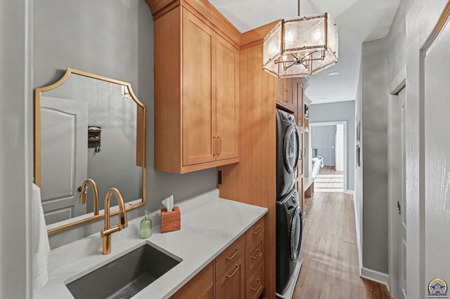 5739 SW 44th Ct, Topeka, KS 66610