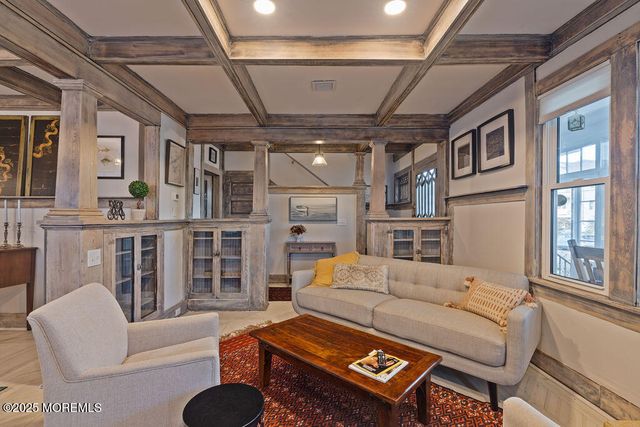 25 Shrewsbury Avenue, Highlands, NJ 07732