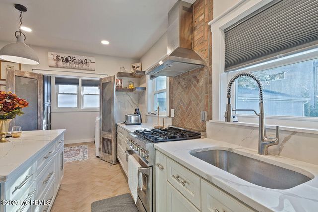 25 Shrewsbury Avenue, Highlands, NJ 07732