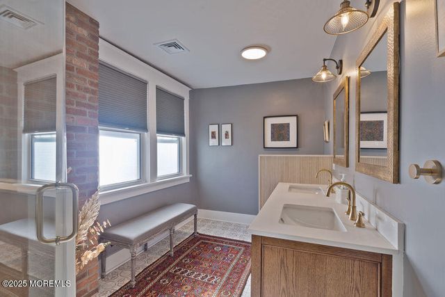 25 Shrewsbury Avenue, Highlands, NJ 07732