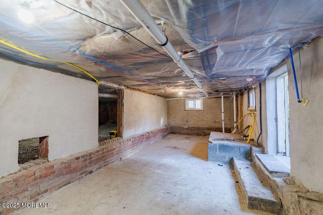 25 Shrewsbury Avenue, Highlands, NJ 07732